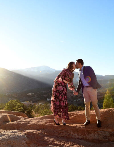 engagement photos kissing