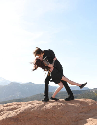 engagement photos - kissing