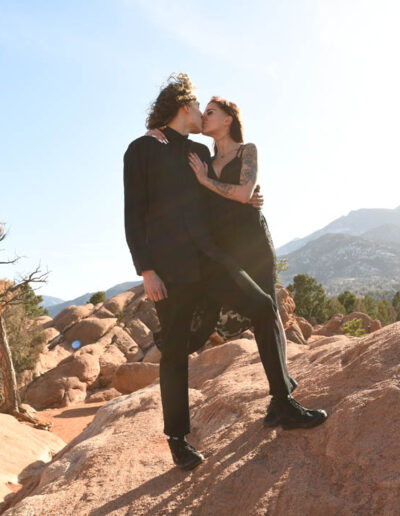 kissing on the red rocks