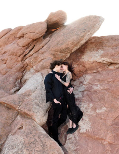 engagement photos in front of red rocks