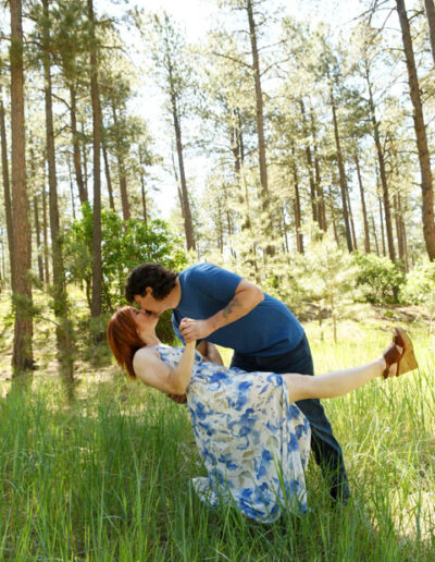 engagement photos kissing